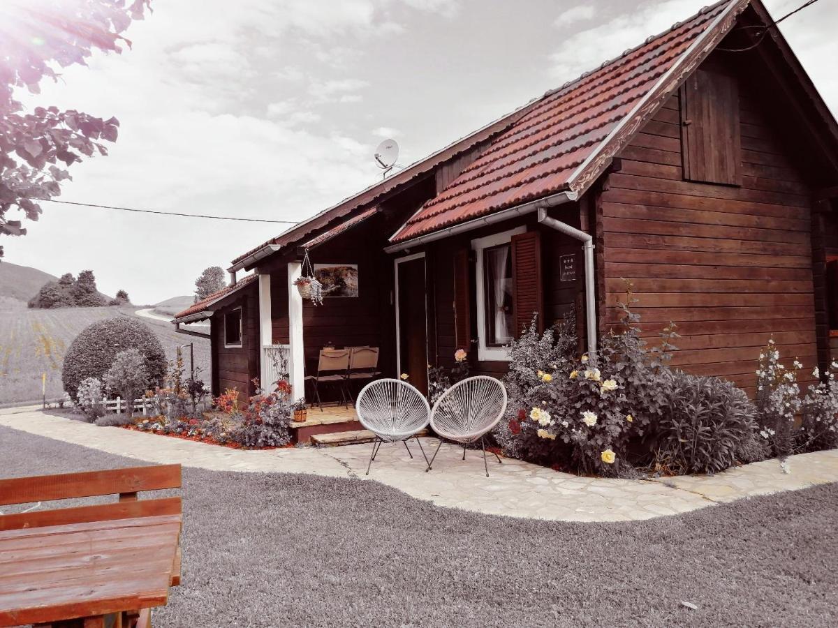 Wooden House Nela Near Plitvice Lakes Smoljanac Exterior photo