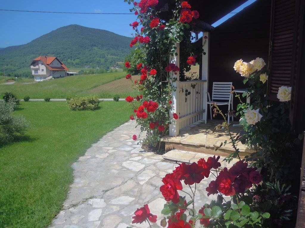 Wooden House Nela Near Plitvice Lakes Smoljanac Exterior photo